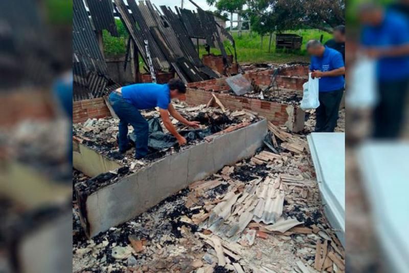 Corpo é localizado carbonizado em casa incendiada na BR-364, em Presidente Médici Corpo é localizado carbonizado em casa incendiada na BR-364, em Presidente Médici