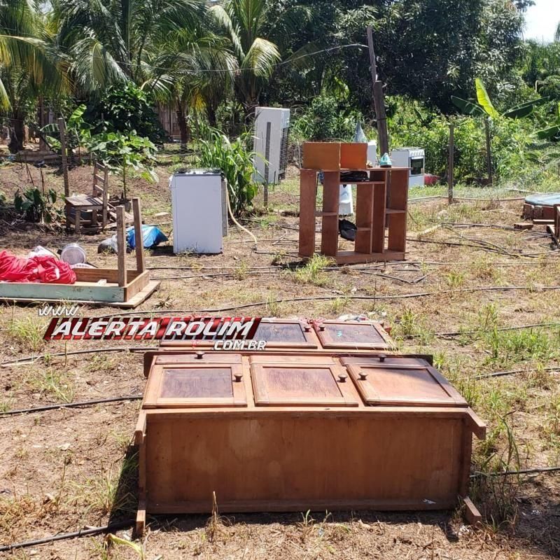 Família que teve casa destruída por incêndio em Nova Estrela pede ajuda da comunidade para reconstruir residência Família que teve casa destruída por incêndio em Nova Estrela pede ajuda da comunidade para reconstruir residência