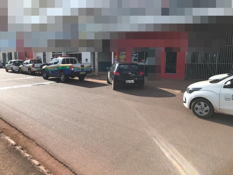 Fiscais, Comtran, Vigilância Sanitária e PM fecham comércios em Rolim de Moura, que estavam descumprindo normas Fiscais, Comtran, Vigilância Sanitária e PM fecham comércios em Rolim de Moura, que estavam descumprindo normas