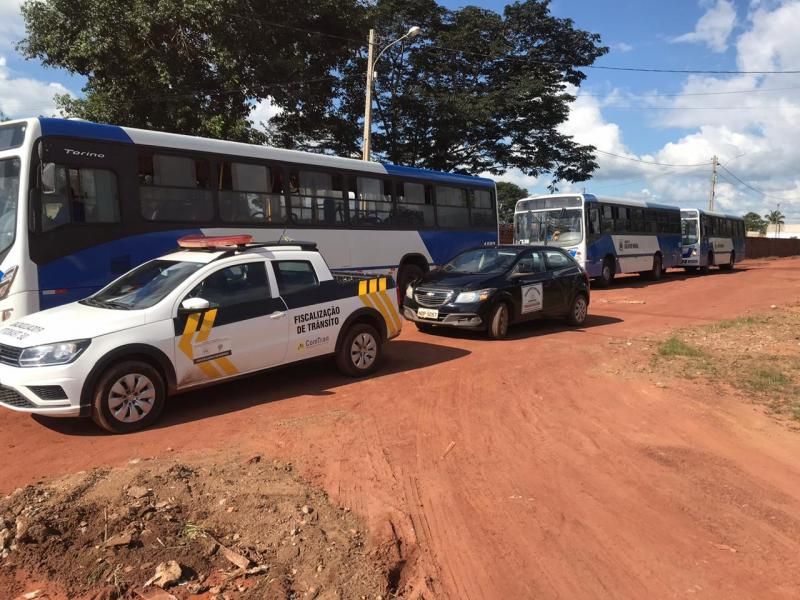 Fiscais, Comtran, Vigilância Sanitária e PM fecham comércios em Rolim de Moura, que estavam descumprindo normas Fiscais, Comtran, Vigilância Sanitária e PM fecham comércios em Rolim de Moura, que estavam descumprindo normas