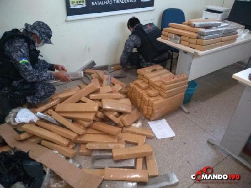 PM, PC e PRF apreendem mais de 200 quilos de maconha em Ji-Paraná PM, PC e PRF apreendem mais de 200 quilos de maconha em Ji-Paraná
