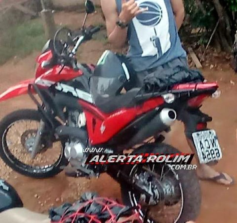 Rolim de Moura – Bandidos roubam moto Bros e durante a fuga roubam combustível - Vídeo Rolim de Moura – Bandidos roubam moto Bros e durante a fuga roubam combustível - Vídeo