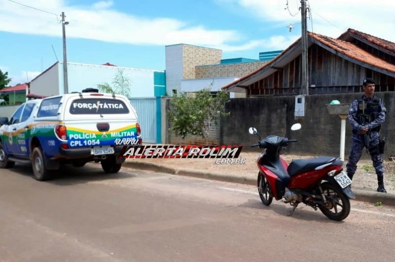 Rolim de Moura – Com a ajuda de denúncia, Polícia Militar recupera moto roubada durante a última noite Rolim de Moura – Com a ajuda de denúncia, Polícia Militar recupera moto roubada durante a última noite