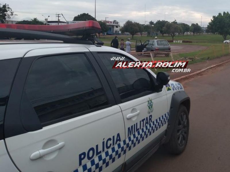 Rolim de Moura – Idosa perde o controle da direção de veículo, bate e derruba parte do alambrado da pista de kart Rolim de Moura – Idosa perde o controle da direção de veículo, bate e derruba parte do alambrado da pista de kart