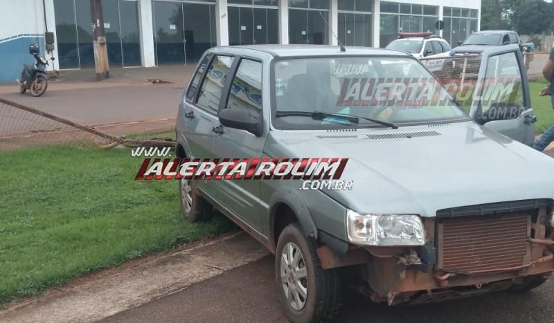 Rolim de Moura – Idosa perde o controle da direção de veículo, bate e derruba parte do alambrado da pista de kart Rolim de Moura – Idosa perde o controle da direção de veículo, bate e derruba parte do alambrado da pista de kart