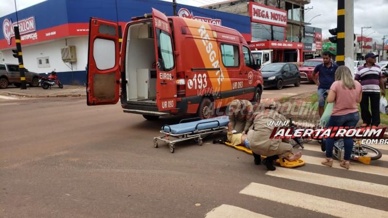 Rolim de Moura – Idoso em bicicleta elétrica é atingido por caminhão no Centro da cidade; Motorista não permaneceu no local – Vídeo Rolim de Moura – Idoso em bicicleta elétrica é atingido por caminhão no Centro da cidade; Motorista não permaneceu no local – Vídeo
