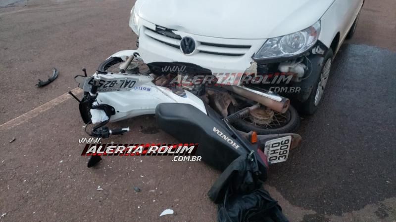 Rolim de Moura – Motociclista fica ferido ao ser atingido por carro que trafegava pela contramão no Bairro Boa Esperança – Vídeo Rolim de Moura – Motociclista fica ferido ao ser atingido por carro que trafegava pela contramão no Bairro Boa Esperança – Vídeo