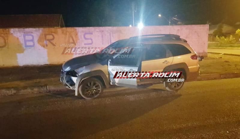 Rolim de Moura – Motociclista fica ferido após avançar preferencial e se chocar contra viatura da Polícia Civil Rolim de Moura – Motociclista fica ferido após avançar preferencial e se chocar contra viatura da Polícia Civil