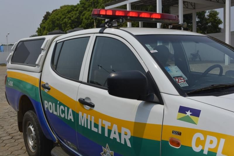 Sargento da PM persegue ladrão de moto mas é rendido e tem pistola roubada por foragido, em Porto Velho Sargento da PM persegue ladrão de moto mas é rendido e tem pistola roubada por foragido, em Porto Velho