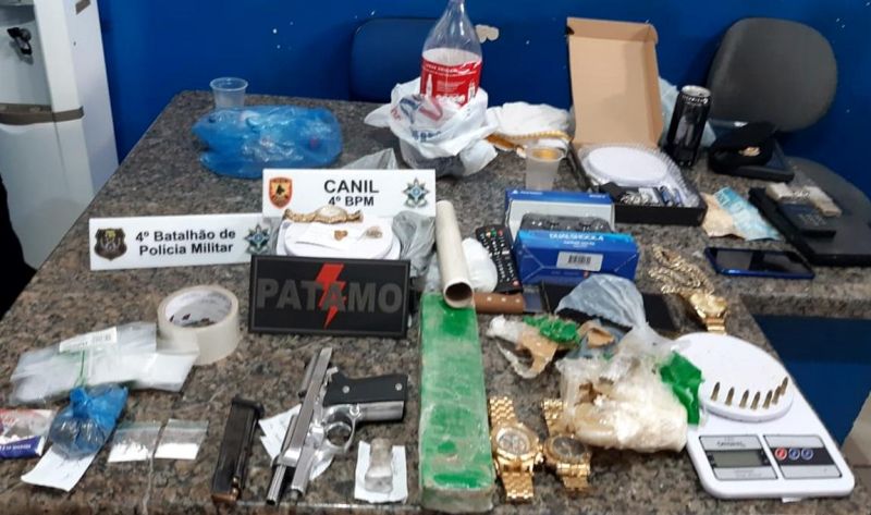 Cacoal - Traficante e foragido da Justiça são presos pela PM mediante ação integrada com a PC com mais de 01 kg de drogas, arma de fogo e vários produtos de origem duvidosa