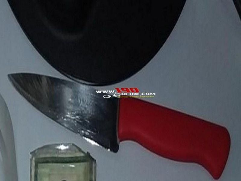 Usando máscara, menor armado com faca efetua roubo em mercearia, mas acaba apreendido pela PM, em Alta Floresta Usando máscara, menor armado com faca efetua roubo em mercearia, mas acaba apreendido pela PM, em Alta Floresta