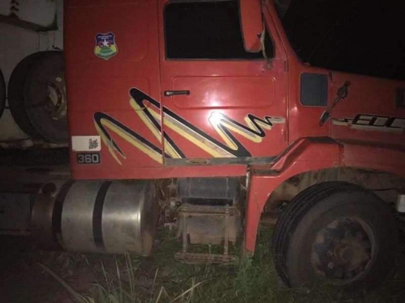 Motociclista morre ao bater de frente com carreta, em Nova Brasilândia Motociclista morre ao bater de frente com carreta, em Nova Brasilândia