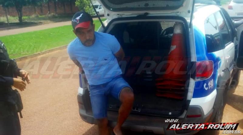 Acusado de tráfico de drogas é preso pela Polícia Militar do 10° Batalhão em Rolim de Moura Acusado de tráfico de drogas é preso pela Polícia Militar do 10° Batalhão em Rolim de Moura