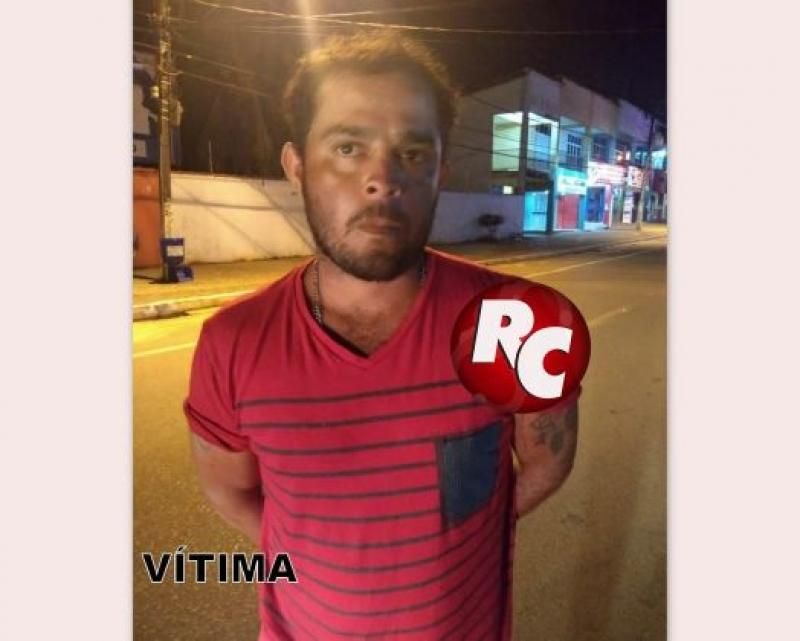 Homem é brutalmente assassinado com 30 facadas , em São Miguel do Guaporé Homem é brutalmente assassinado com 30 facadas , em São Miguel do Guaporé