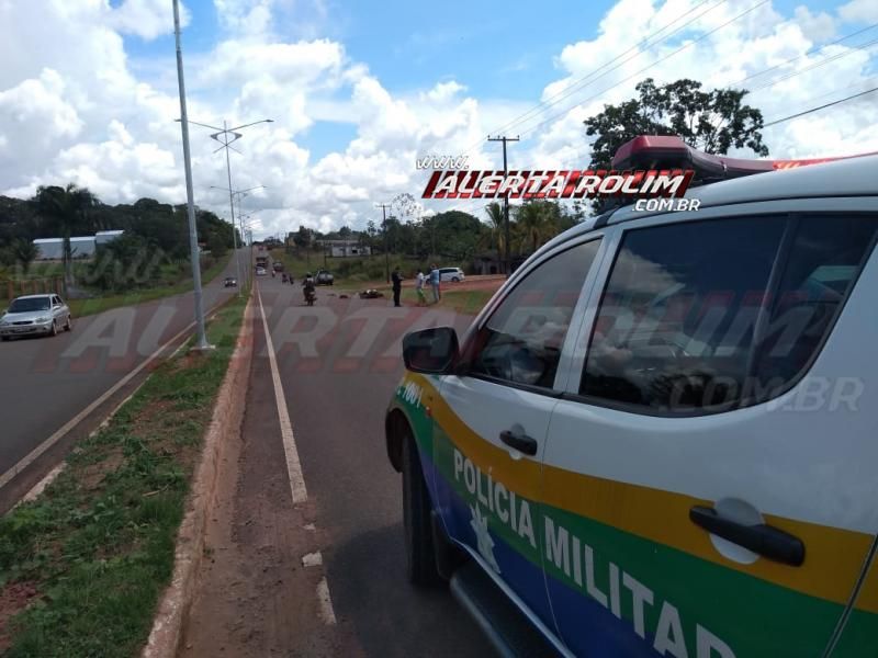 Motociclista fica ferido ao ser atingido por caminhão na RO-010, em Rolim de Moura Motociclista fica ferido ao ser atingido por caminhão na RO-010, em Rolim de Moura