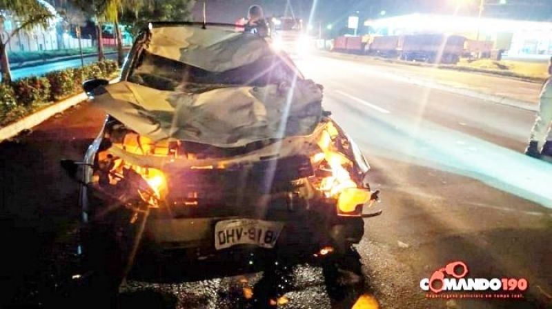 Motorista atropela dois cavalos que estavam soltos na BR-364, em Ji-Paraná Motorista atropela dois cavalos que estavam soltos na BR-364, em Ji-Paraná