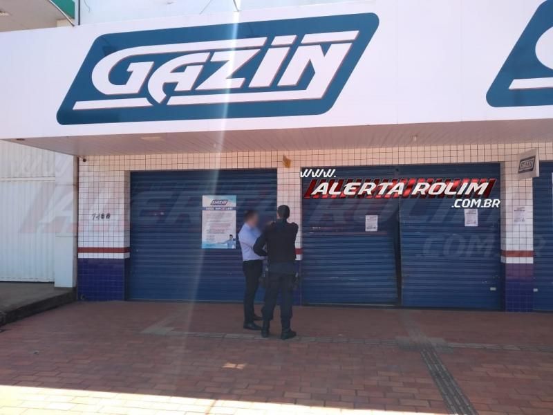 Portas são arrombadas e tentativa de furto é registrada na loja Gazin do Bairro Cidade Alta, em Rolim de Moura Portas são arrombadas e tentativa de furto é registrada na loja Gazin do Bairro Cidade Alta, em Rolim de Moura
