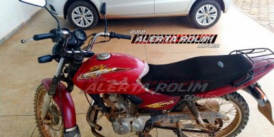 Rolim de Moura – Motocicleta com a numeração de chassi e motor raspados, lacre rompido e placa de outro veículo é apreendida por equipe de Radiopatrulha Rural da PM do 10º Batalhão Rolim de Moura – Motocicleta com a numeração de chassi e motor raspados, lacre rompido e placa de outro veículo é apreendida por equipe de Radiopatrulha Rural da PM do 10º Batalhão
