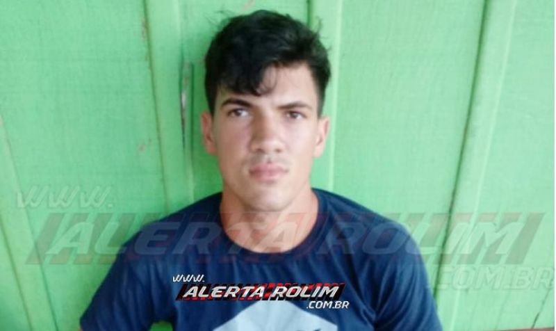 Após dois roubos seguidos, em Rolim de Moura, PM do 10º Batalhão age rápido e prende três suspeitos com arma de fogo e recupera produtos roubados Após dois roubos seguidos, em Rolim de Moura, PM do 10º Batalhão age rápido e prende três suspeitos com arma de fogo e recupera produtos roubados