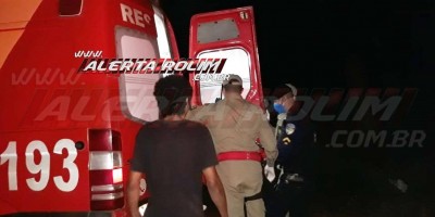 Confusão entre usuários de drogas termina com mulher esfaqueada no peito no Bairro Centenário, em Rolim de Moura Confusão entre usuários de drogas termina com mulher esfaqueada no peito no Bairro Centenário, em Rolim de Moura