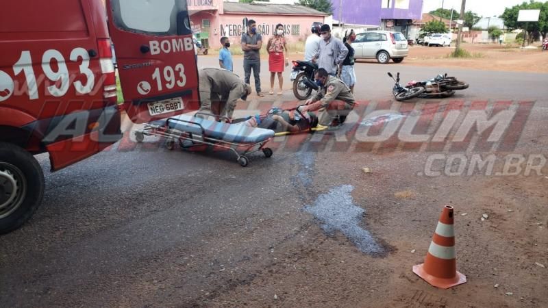 Mais um motociclista inabilitado se envolve em acidente de trânsito em Rolim de Moura; ele fraturou uma das pernas – Vídeo Mais um motociclista inabilitado se envolve em acidente de trânsito em Rolim de Moura; ele fraturou uma das pernas – Vídeo