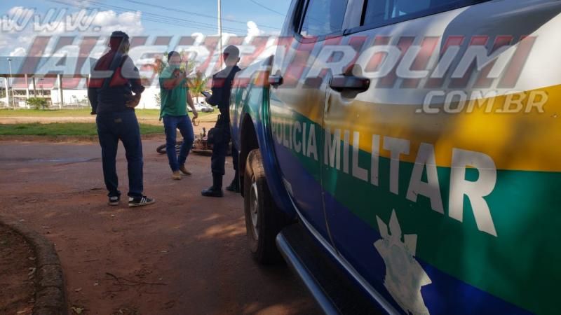 Mais um motociclista inabilitado se envolve em acidente de trânsito em Rolim de Moura; ele fraturou uma das pernas – Vídeo Mais um motociclista inabilitado se envolve em acidente de trânsito em Rolim de Moura; ele fraturou uma das pernas – Vídeo