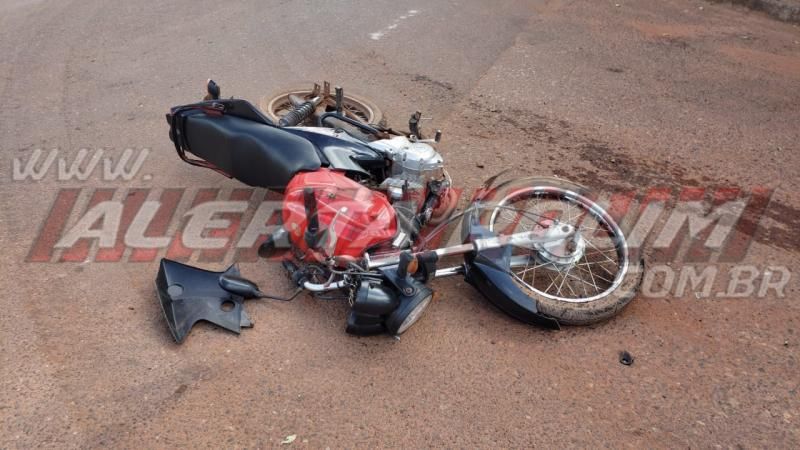 Mais um motociclista inabilitado se envolve em acidente de trânsito em Rolim de Moura; ele fraturou uma das pernas – Vídeo Mais um motociclista inabilitado se envolve em acidente de trânsito em Rolim de Moura; ele fraturou uma das pernas – Vídeo