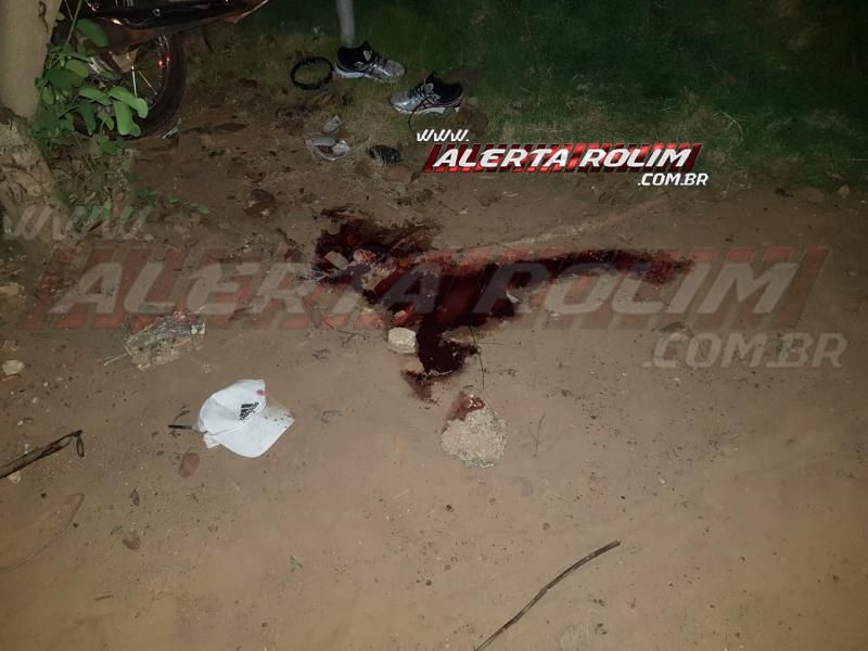 Motociclista é socorrido em estado grave após passar sobre quebra-molas e sofrer queda na Avenida João Pessoa, em Rolim de Moura – Vídeo Motociclista é socorrido em estado grave após passar sobre quebra-molas e sofrer queda na Avenida João Pessoa, em Rolim de Moura – Vídeo