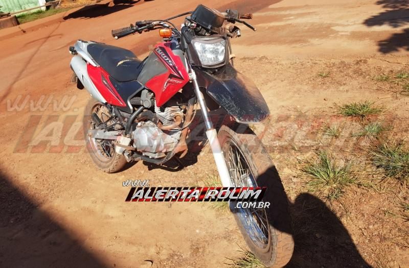 Motociclista é socorrido pelos bombeiros, após colisão com carro, no Bairro Centenário, em Rolim de Moura Motociclista é socorrido pelos bombeiros, após colisão com carro, no Bairro Centenário, em Rolim de Moura
