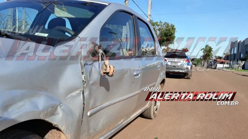 Motociclista fica ferido ao colidir com carro nesta manhã de sexta-feira, em Rolim de Moura Motociclista fica ferido ao colidir com carro nesta manhã de sexta-feira, em Rolim de Moura