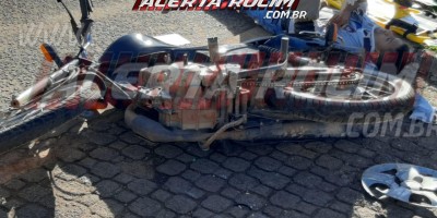 Motociclista fica ferido ao colidir com carro nesta manhã de sexta-feira, em Rolim de Moura Motociclista fica ferido ao colidir com carro nesta manhã de sexta-feira, em Rolim de Moura