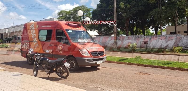 Homem fratura braço após colisão entre duas motos, em Rolim de Moura Homem fratura braço após colisão entre duas motos, em Rolim de Moura