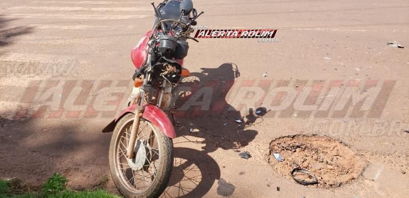 Homem fratura braço após colisão entre duas motos, em Rolim de Moura Homem fratura braço após colisão entre duas motos, em Rolim de Moura