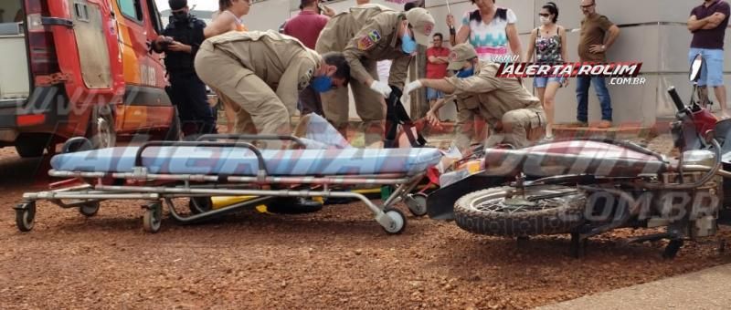 Motociclista fratura braço em colisão envolvendo moto e caminhonete, em Rolim de Moura - Vídeo Motociclista fratura braço em colisão envolvendo moto e caminhonete, em Rolim de Moura - Vídeo