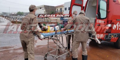 Motociclista sofre fratura exposta na perna ao ser atingido por carro, em Rolim de Moura - Vídeo  Motociclista sofre fratura exposta na perna ao ser atingido por carro, em Rolim de Moura - Vídeo