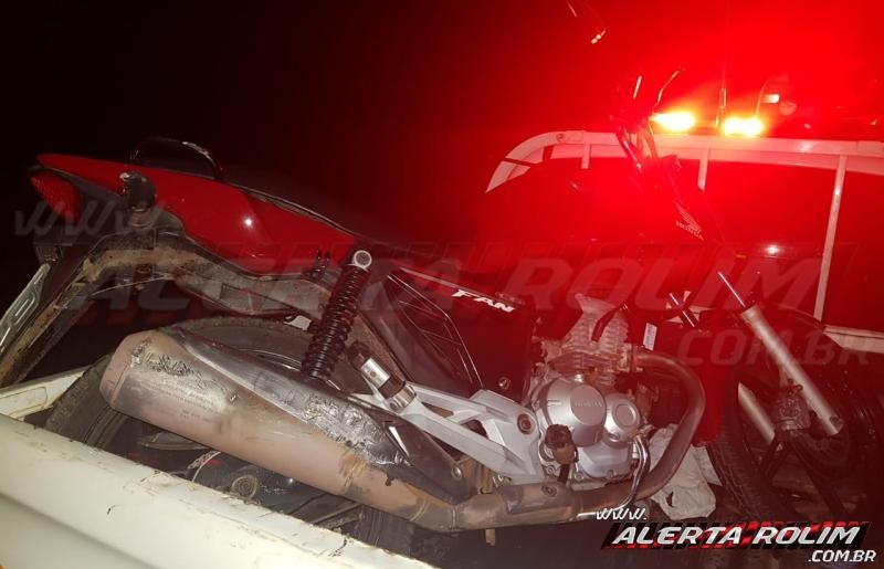 URGENTE! Motociclistas colidem frontalmente próximo ao Aeroporto e são socorridos em estado grave pelos bombeiros, em Rolim de Moura URGENTE! Motociclistas colidem frontalmente próximo ao Aeroporto e são socorridos em estado grave pelos bombeiros, em Rolim de Moura