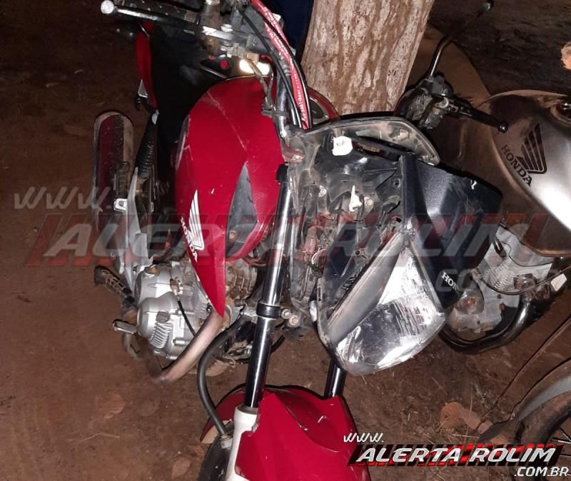 URGENTE! Motociclistas colidem frontalmente próximo ao Aeroporto e são socorridos em estado grave pelos bombeiros, em Rolim de Moura URGENTE! Motociclistas colidem frontalmente próximo ao Aeroporto e são socorridos em estado grave pelos bombeiros, em Rolim de Moura