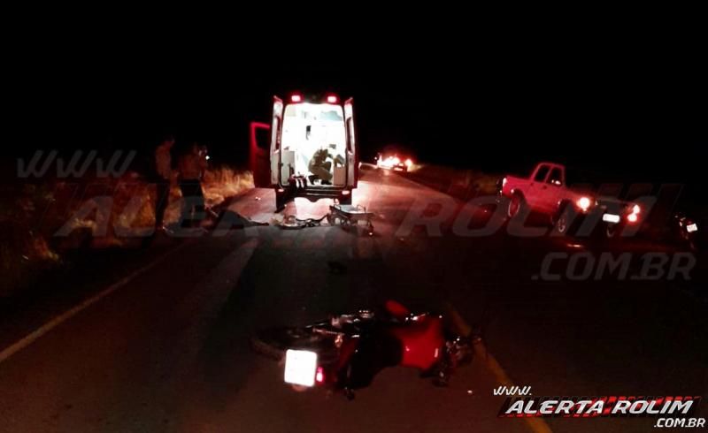 URGENTE! Motociclistas colidem frontalmente próximo ao Aeroporto e são socorridos em estado grave pelos bombeiros, em Rolim de Moura URGENTE! Motociclistas colidem frontalmente próximo ao Aeroporto e são socorridos em estado grave pelos bombeiros, em Rolim de Moura