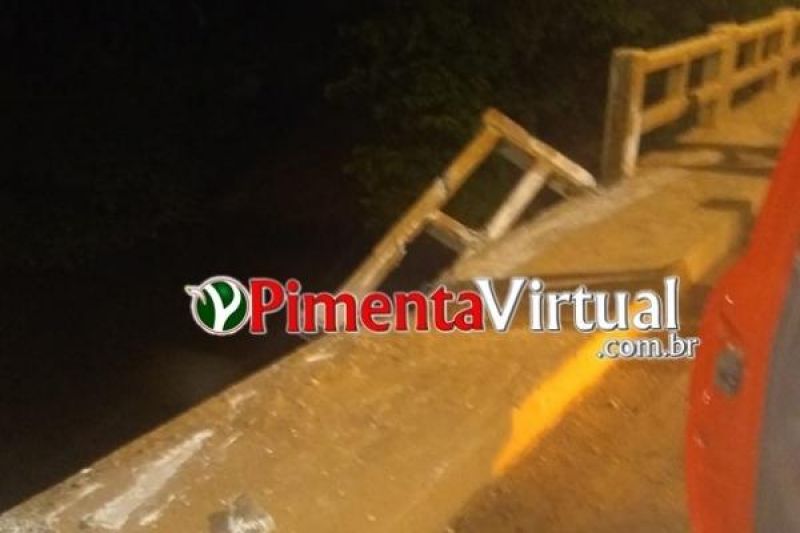 Motorista perde o controle da direção em ponte e por pouco carro não cai dentro do rio, em Pimenta Bueno Motorista perde o controle da direção em ponte e por pouco carro não cai dentro do rio, em Pimenta Bueno