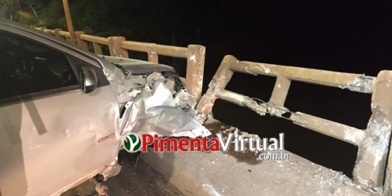 Motorista perde o controle da direção em ponte e por pouco carro não cai dentro do rio, em Pimenta Bueno Motorista perde o controle da direção em ponte e por pouco carro não cai dentro do rio, em Pimenta Bueno