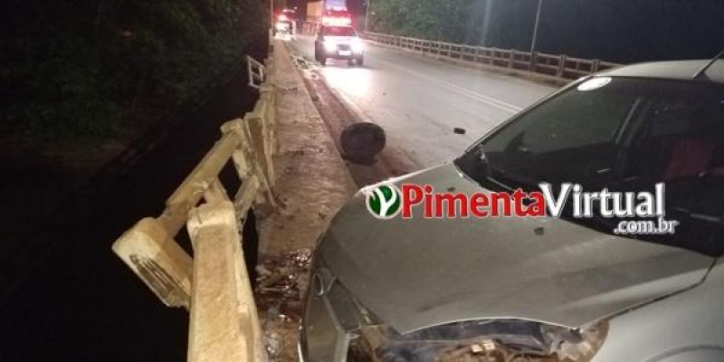 Motorista perde o controle da direção em ponte e por pouco carro não cai dentro do rio, em Pimenta Bueno Motorista perde o controle da direção em ponte e por pouco carro não cai dentro do rio, em Pimenta Bueno