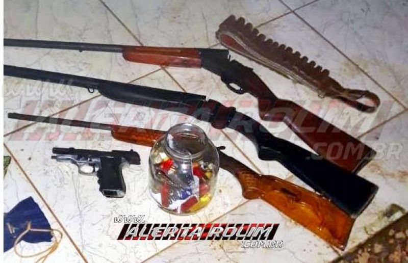 Trabalho em conjunto entre PC de Rolim de Moura, São Francisco, Costa Marques e apoio da PM do 10° Batalhão resulta na apreensão de várias armas de fogo e munições Trabalho em conjunto entre PC de Rolim de Moura, São Francisco, Costa Marques e apoio da PM do 10° Batalhão resulta na apreensão de várias armas de fogo e munições