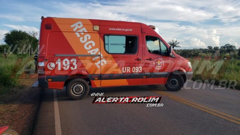 Motorista é socorrido pelos bombeiros, após perder o controle do carro e sair da pista, na RO-479, em Rolim de Moura Motorista é socorrido pelos bombeiros, após perder o controle do carro e sair da pista, na RO-479, em Rolim de Moura