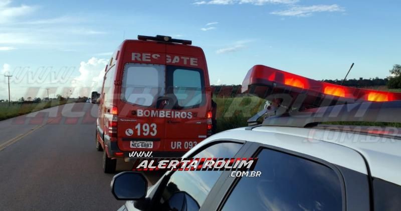 Motorista é socorrido pelos bombeiros, após perder o controle do carro e sair da pista, na RO-479, em Rolim de Moura Motorista é socorrido pelos bombeiros, após perder o controle do carro e sair da pista, na RO-479, em Rolim de Moura