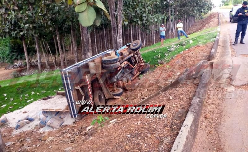 Veículo dos Correios se envolve em acidente, após ser atingido por caminhão, na RO-490, em Alto Alegre dos Parecis Veículo dos Correios se envolve em acidente, após ser atingido por caminhão, na RO-490, em Alto Alegre dos Parecis