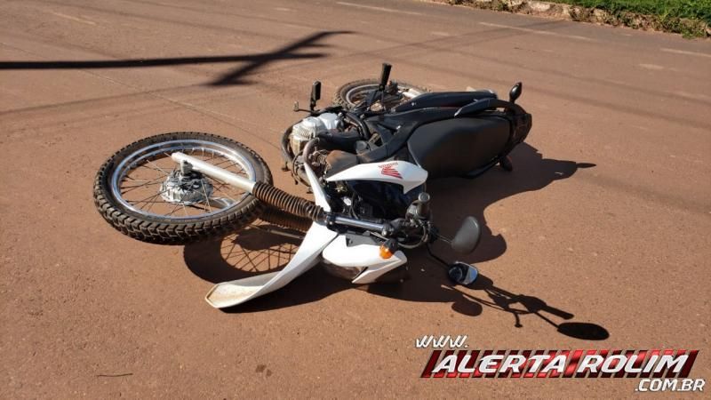 Acidente de trânsito envolvendo duas motos resulta em condutoras feridas, em Rolim de Moura – Vídeo Acidente de trânsito envolvendo duas motos resulta em condutoras feridas, em Rolim de Moura – Vídeo