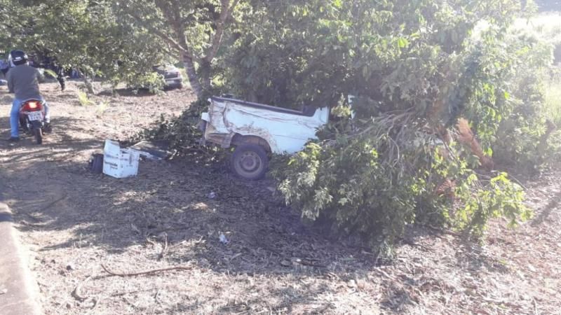 Acidente envolvendo dois automóveis e uma motocicleta deixa uma vítima fatal, em Jaru Acidente envolvendo dois automóveis e uma motocicleta deixa uma vítima fatal, em Jaru