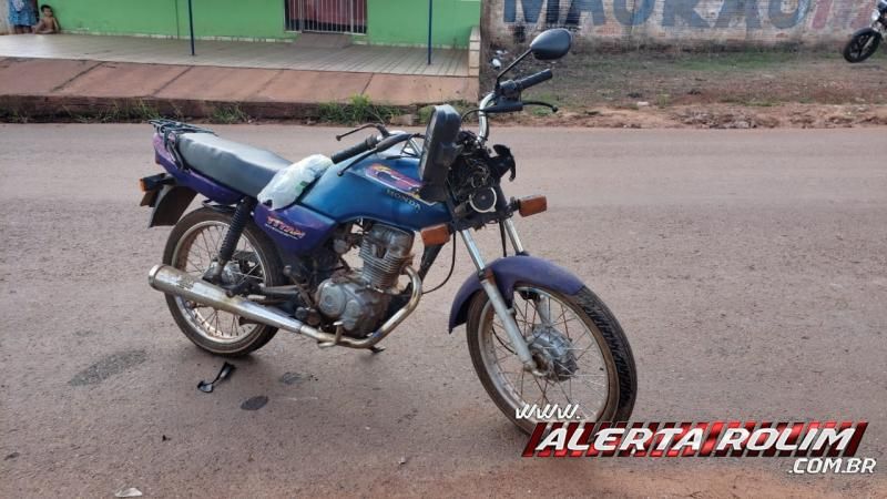 Colisão entre duas motos resulta em três feridos nesta tarde de sexta-feira, em Rolim de Moura - Vídeo Colisão entre duas motos resulta em três feridos nesta tarde de sexta-feira, em Rolim de Moura - Vídeo