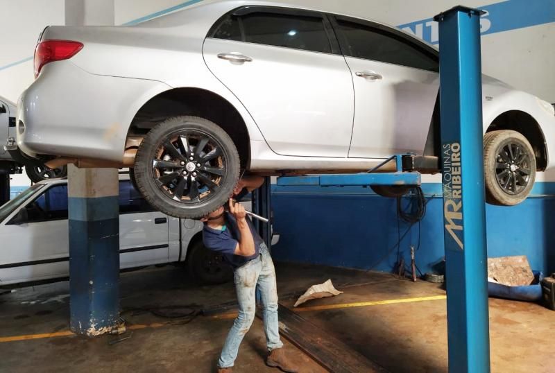 Eder Pneus Autocenter, em Rolim de Moura Eder Pneus Autocenter, em Rolim de Moura