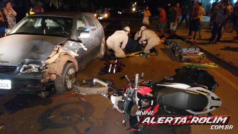 Grave colisão entre carro e moto resulta em duas pessoas feridas, em Rolim de Moura - Vídeo Grave colisão entre carro e moto resulta em duas pessoas feridas, em Rolim de Moura - Vídeo